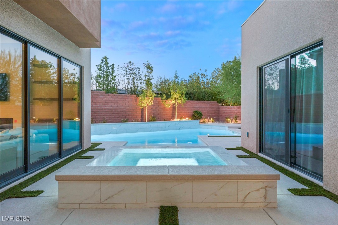 19 Garden Rain Drive Property Photo 37