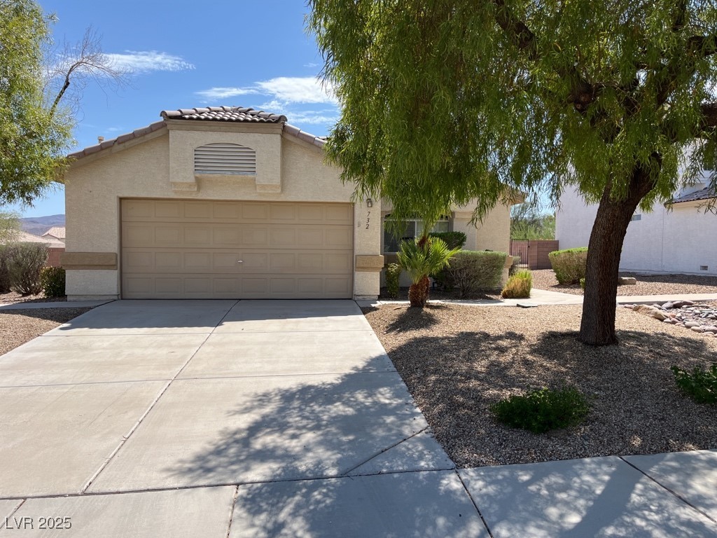 732 Goshawk Street Property Photo 1