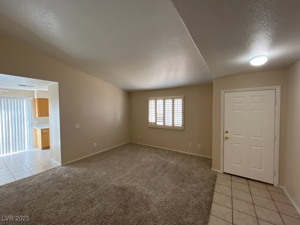 732 Goshawk Street Property Photo 7