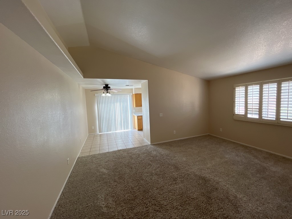 732 Goshawk Street Property Photo 8