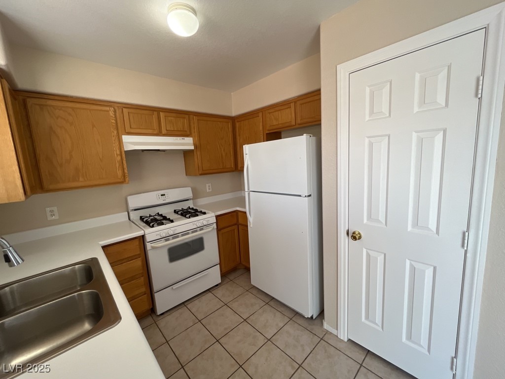 732 Goshawk Street Property Photo 18