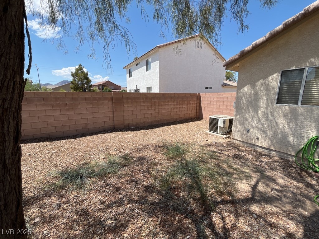 732 Goshawk Street Property Photo 23
