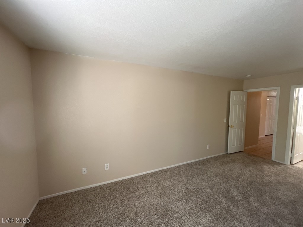 732 Goshawk Street Property Photo 28