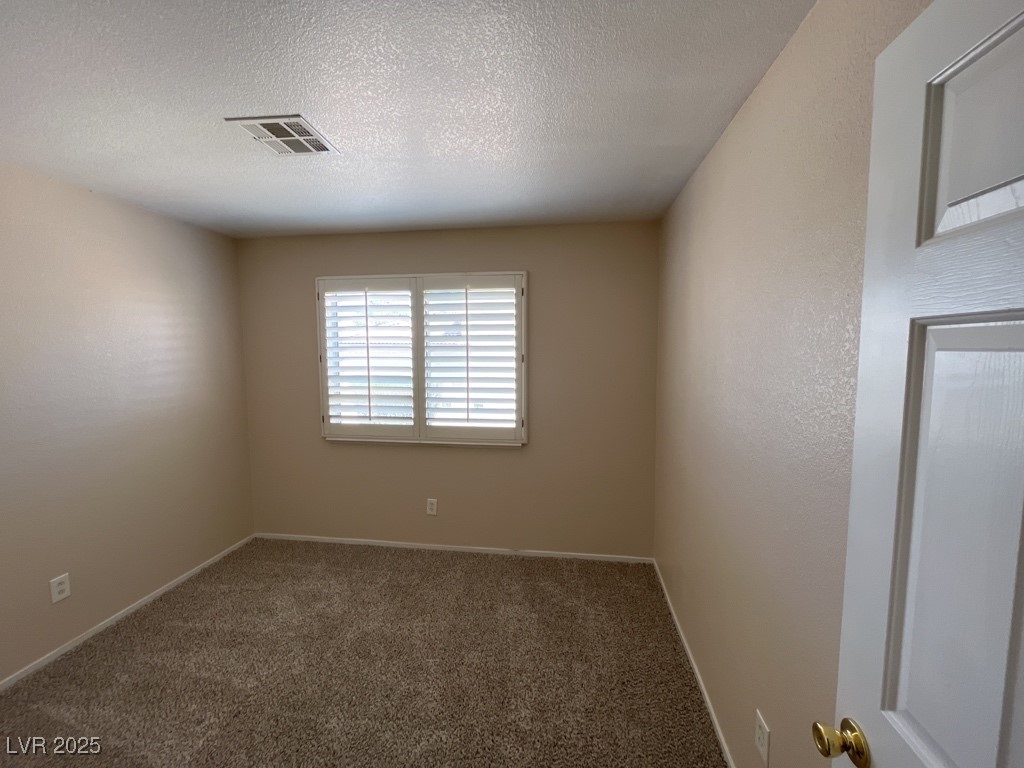 732 Goshawk Street Property Photo 37