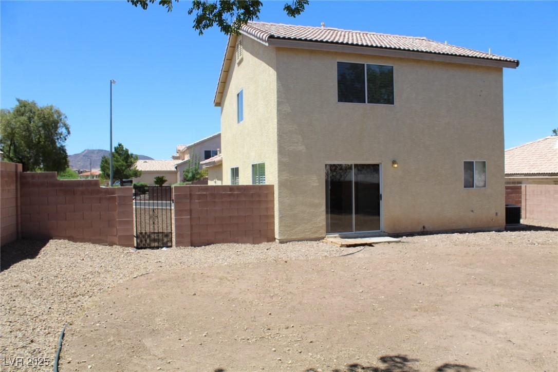 730 Goshawk Street Property Photo 23