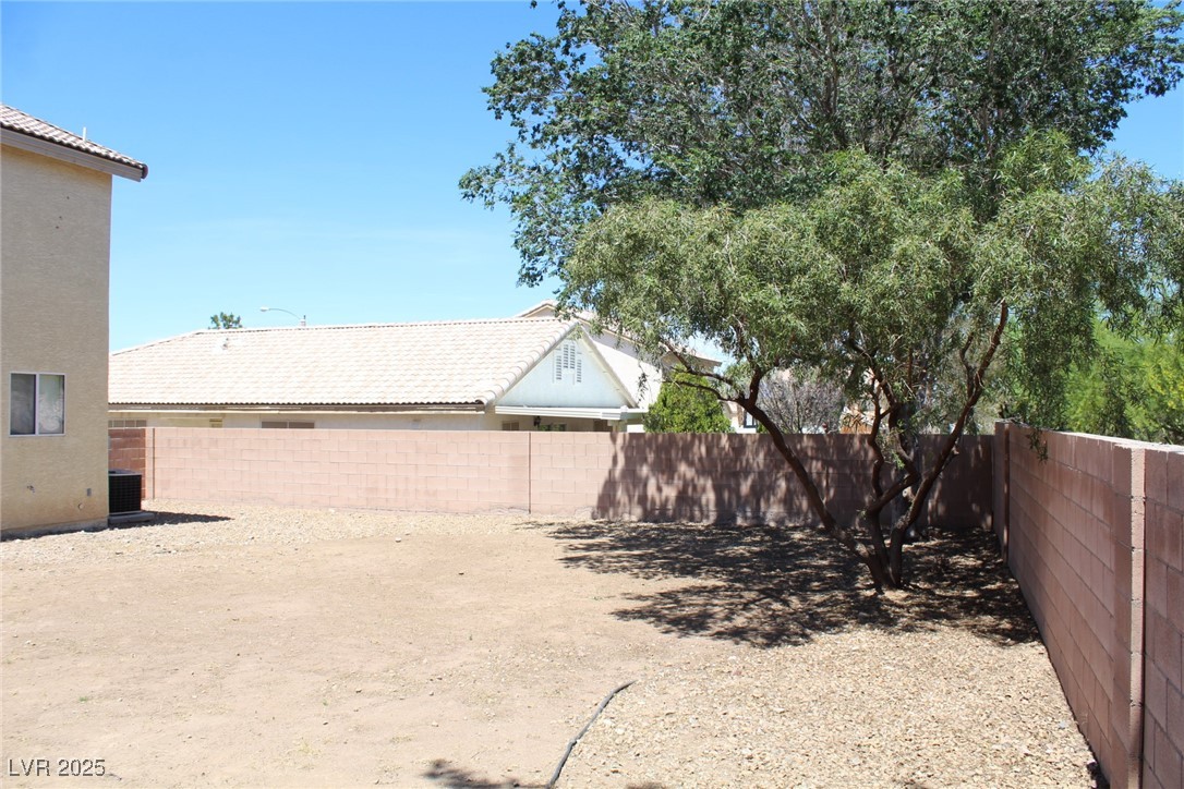 730 Goshawk Street Property Photo 24