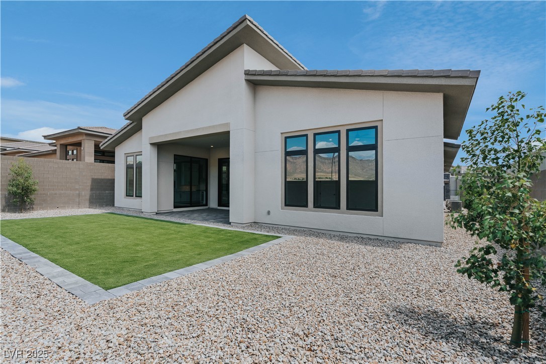 11173 Concord Valley Drive Property Photo 4