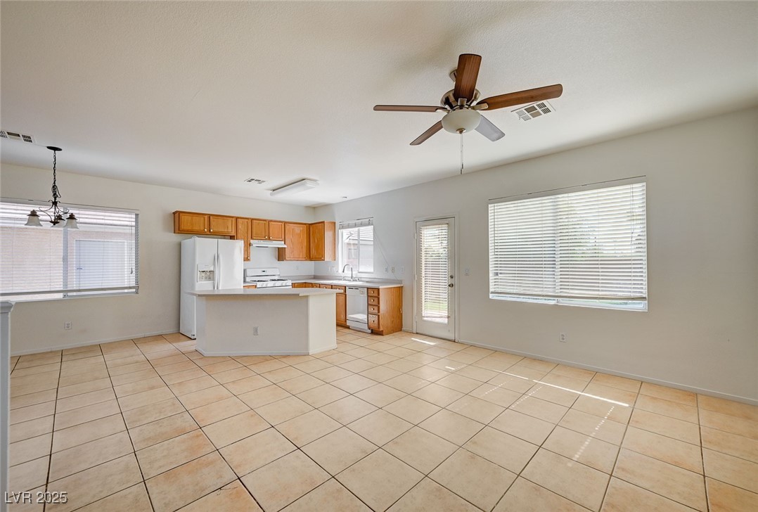 7054 Pacific Coast Street Property Photo 4