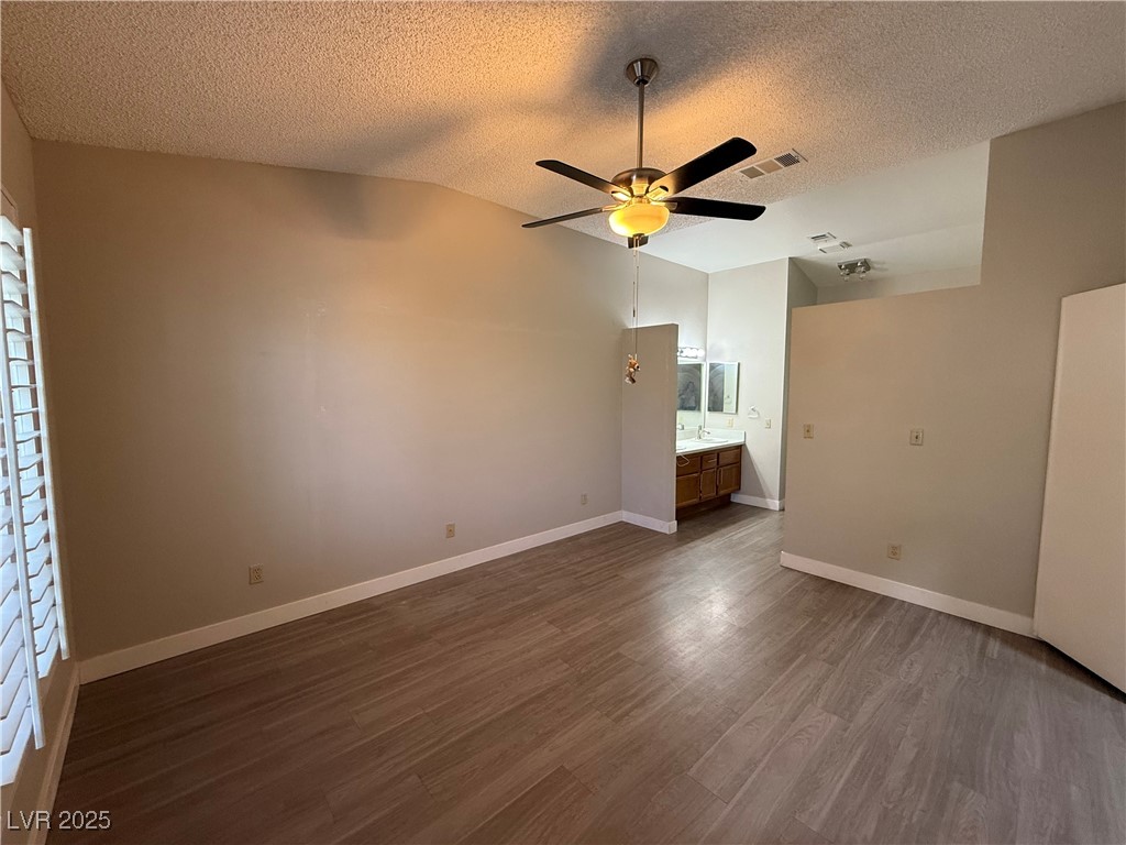 3157 Capetown Way Property Photo 11