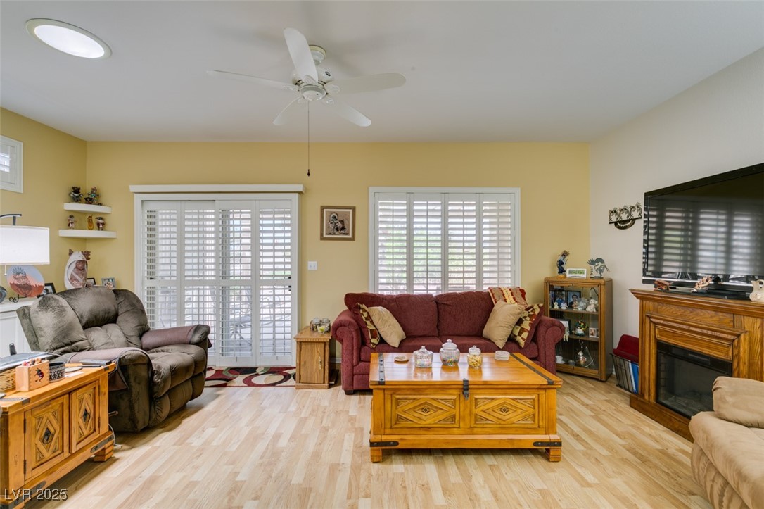 2120 Desert Woods Drive Property Photo 4