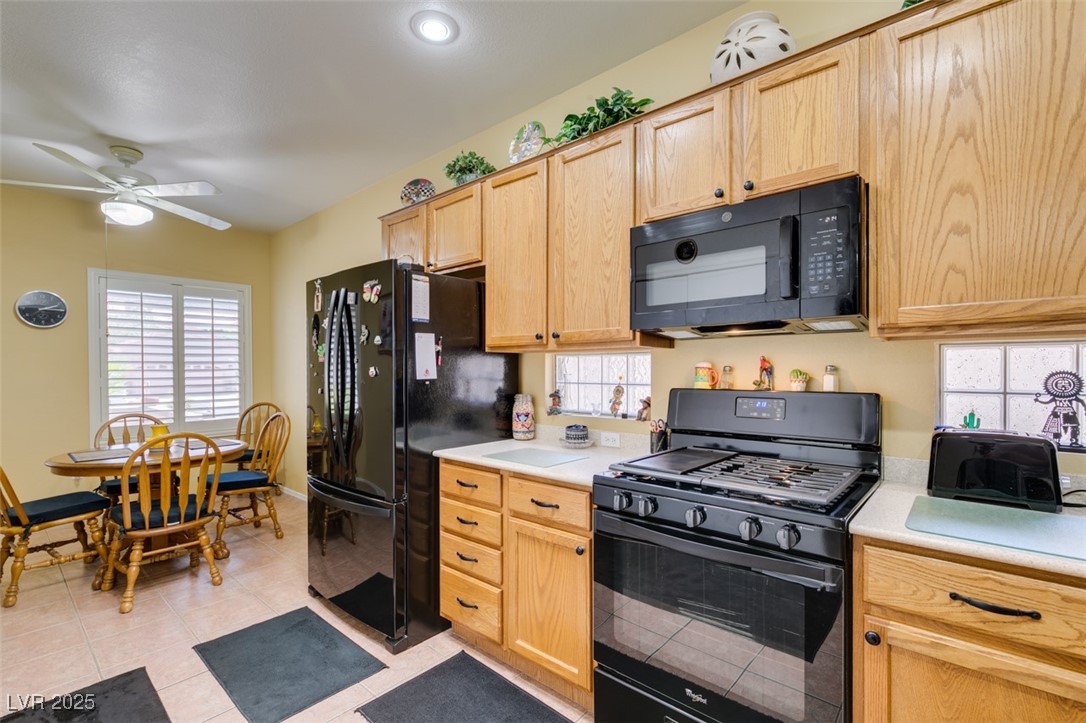 2120 Desert Woods Drive Property Photo 8