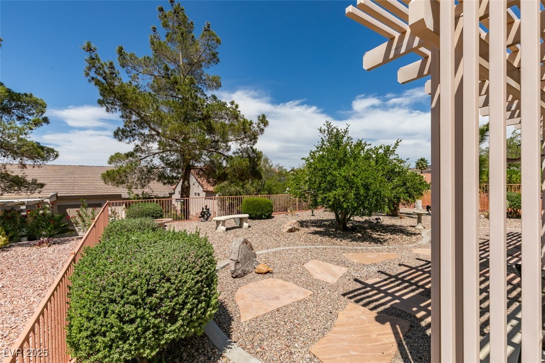 2120 Desert Woods Drive Property Photo 19