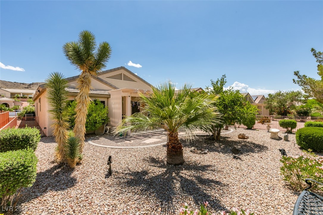 2120 Desert Woods Drive Property Photo 23