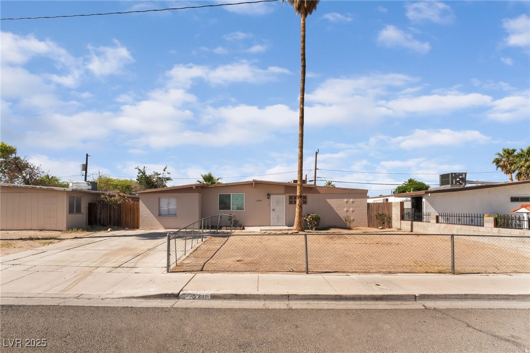 3200 East Owens Avenue Property Photo 1