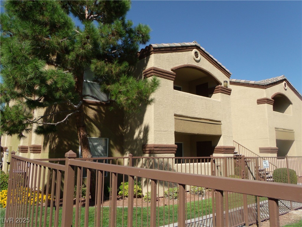 5055 West Hacienda Avenue 2013 Property Photo 1