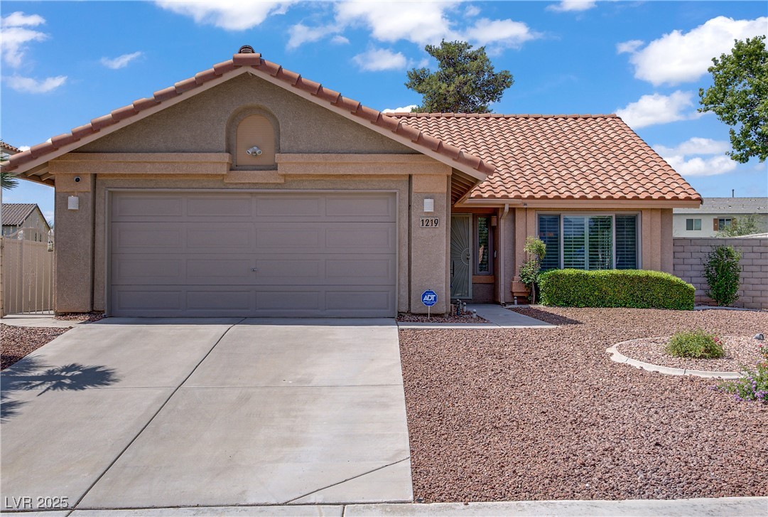 1219 Heather Oaks Way Property Photo 1