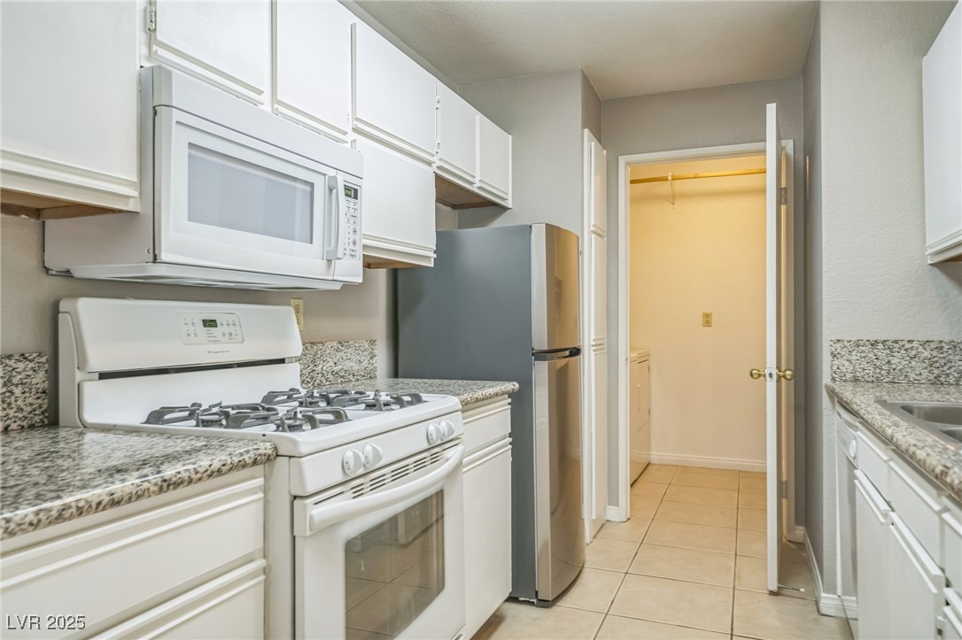 2200 South Fort Apache Road 1249 Property Photo 3