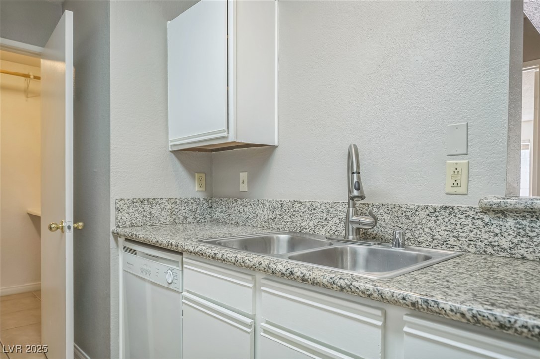 2200 South Fort Apache Road 1249 Property Photo 4
