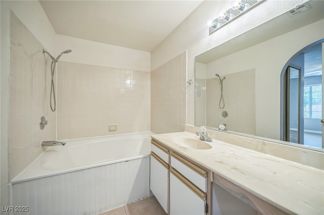 2200 South Fort Apache Road 1249 Property Photo 8