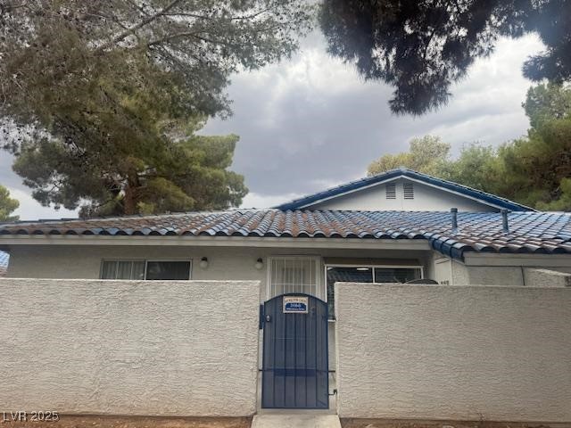 2108 Willowbury Drive B Property Photo 1