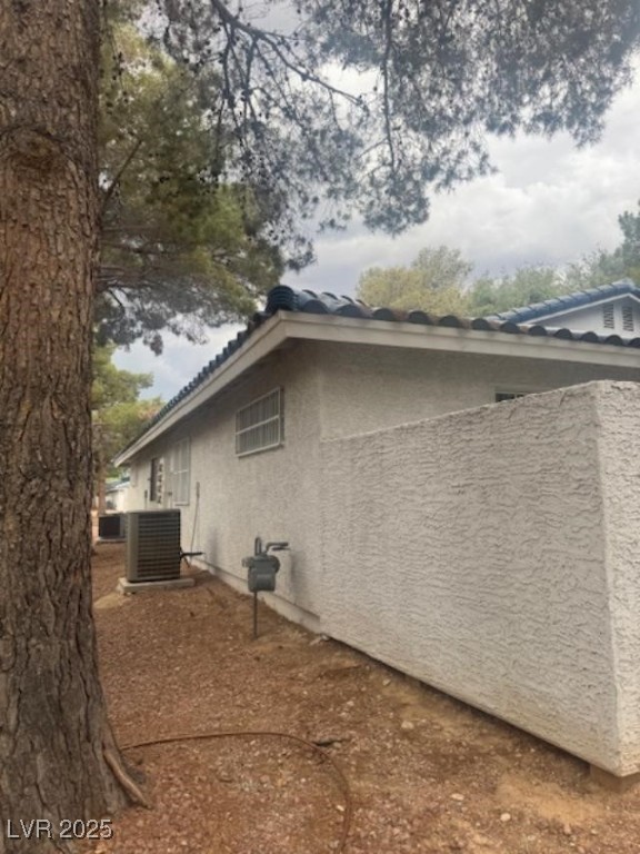 2108 Willowbury Drive B Property Photo 3
