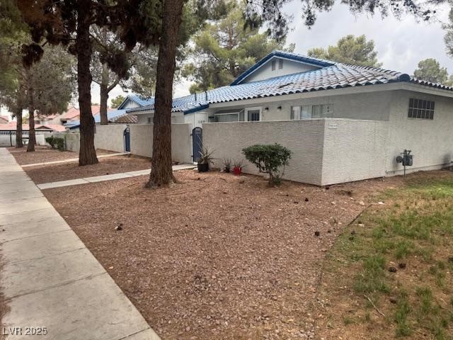 2108 Willowbury Drive B Property Photo 15