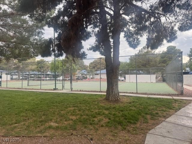 2108 Willowbury Drive B Property Photo 16