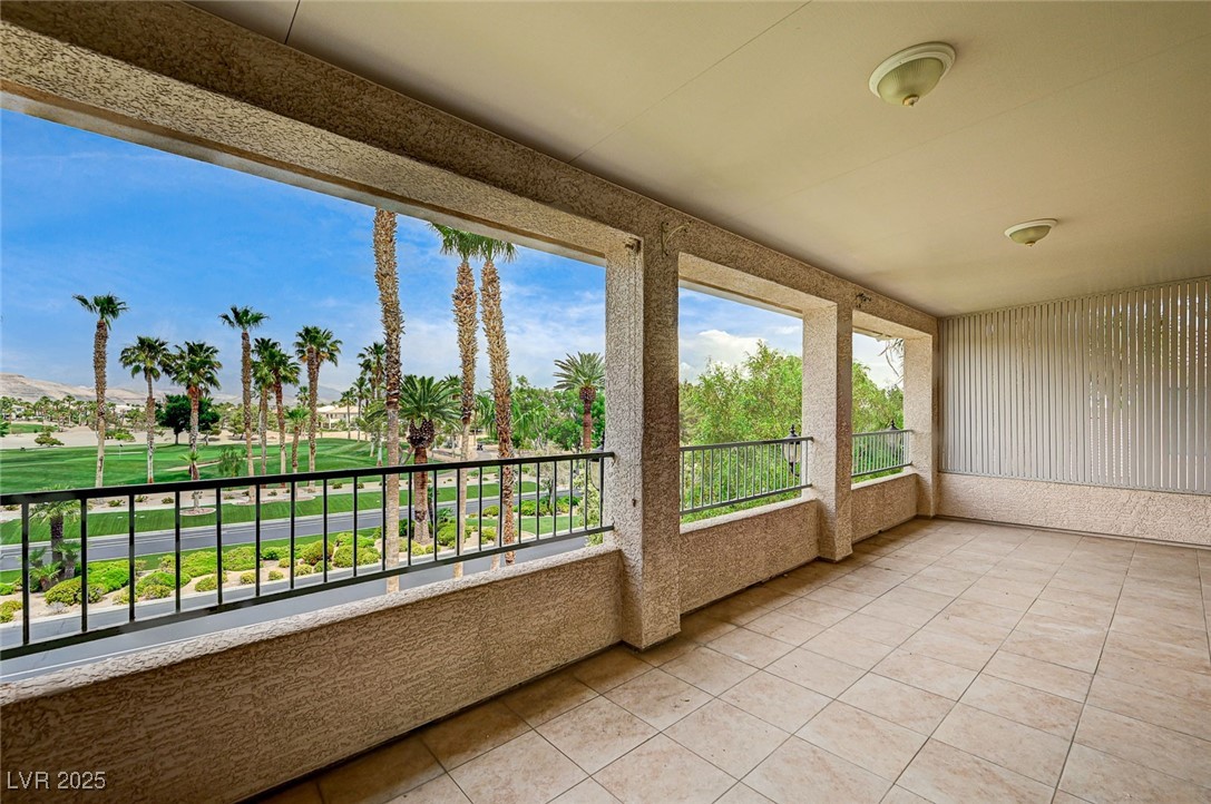 301 Lakewood Garden Drive Property Photo 45