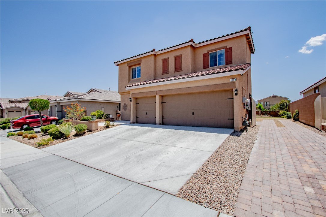 1699 Sonoran Bluff Avenue Property Photo 2