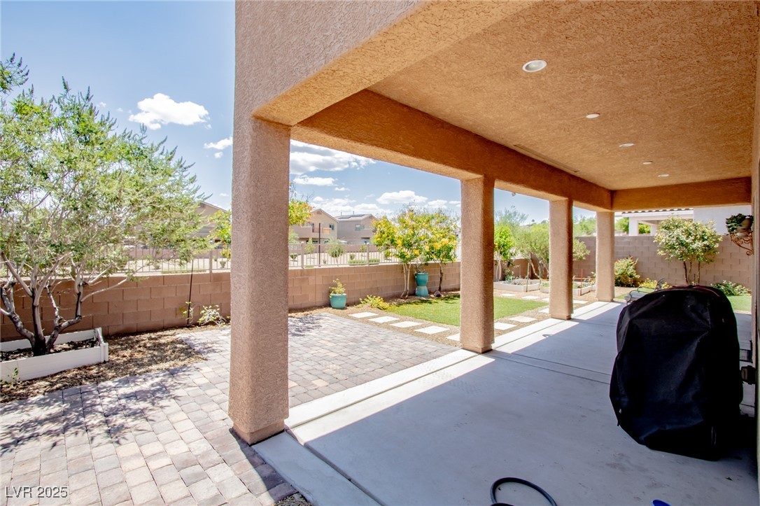 1699 Sonoran Bluff Avenue Property Photo 43