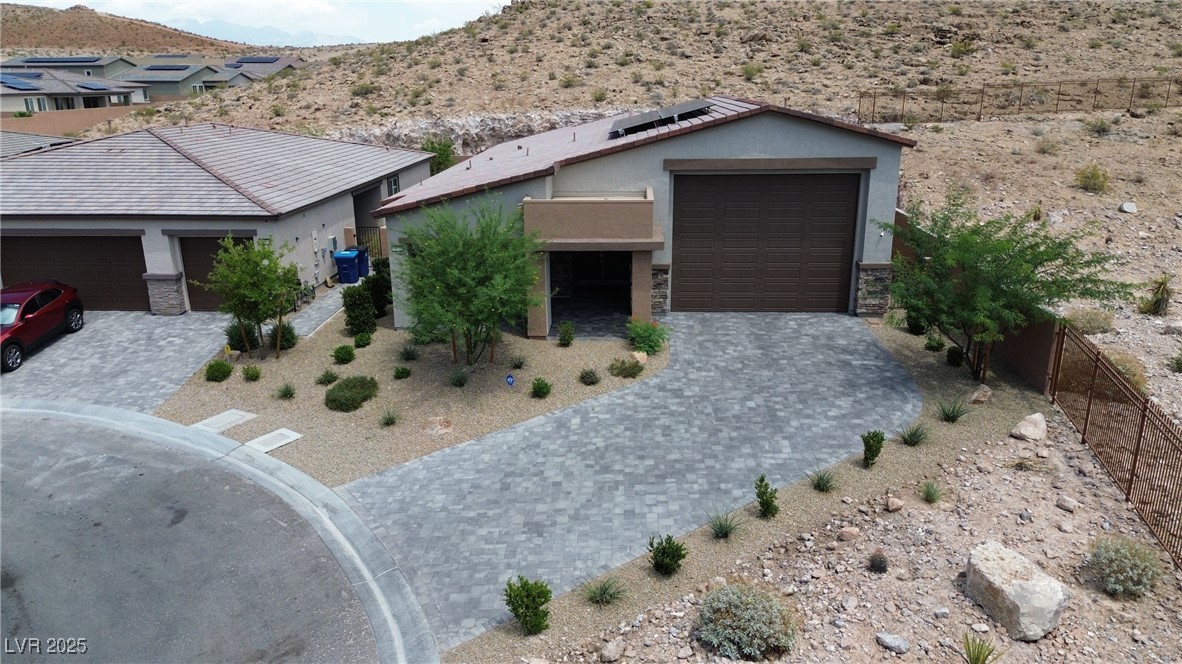 9570 Thistle Creek Avenue Property Photo 2