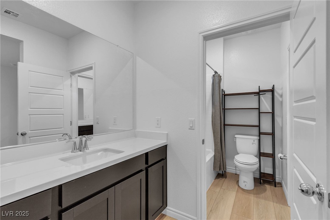 9570 Thistle Creek Avenue Property Photo 14
