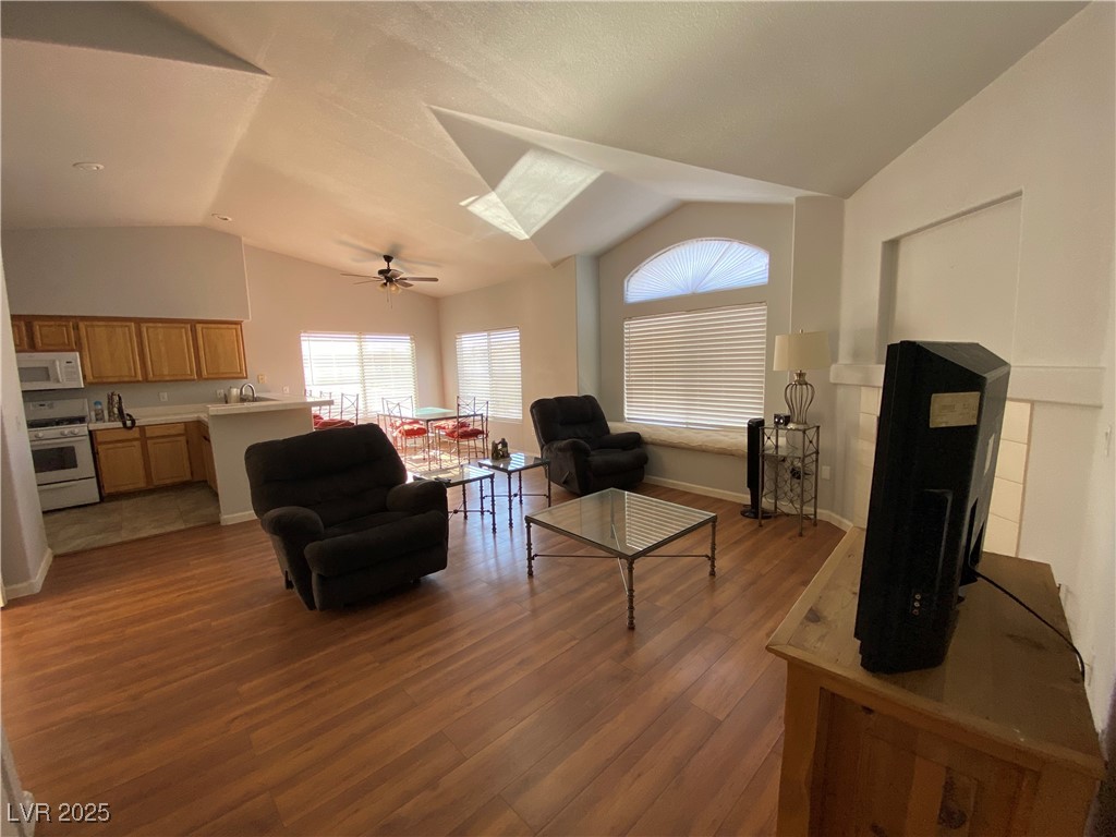 4920 Black Bear Road 203 Property Photo 3