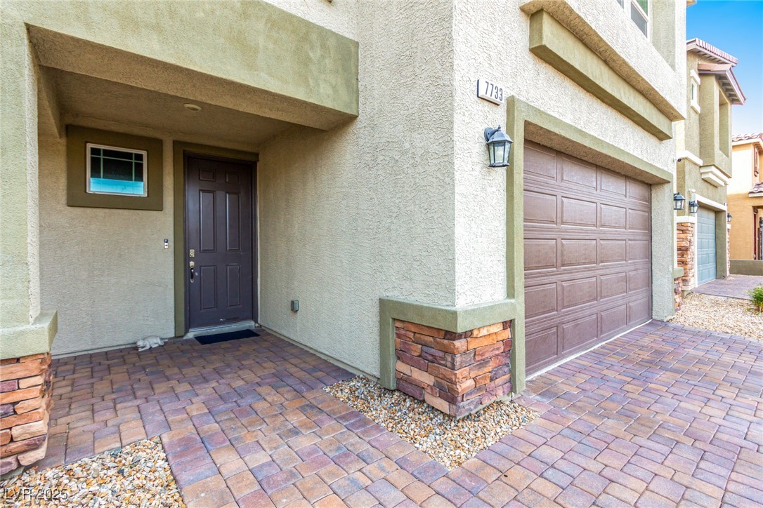 7733 Rosebark Cliffs Street Property Photo 14