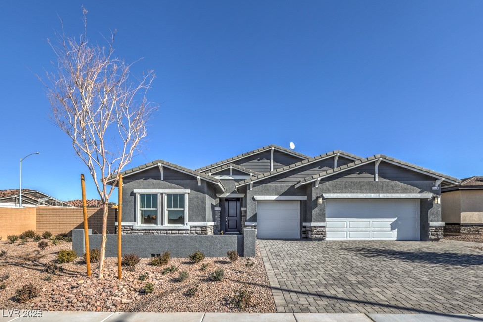 1039 Forest Falcon Drive Property Photo 1