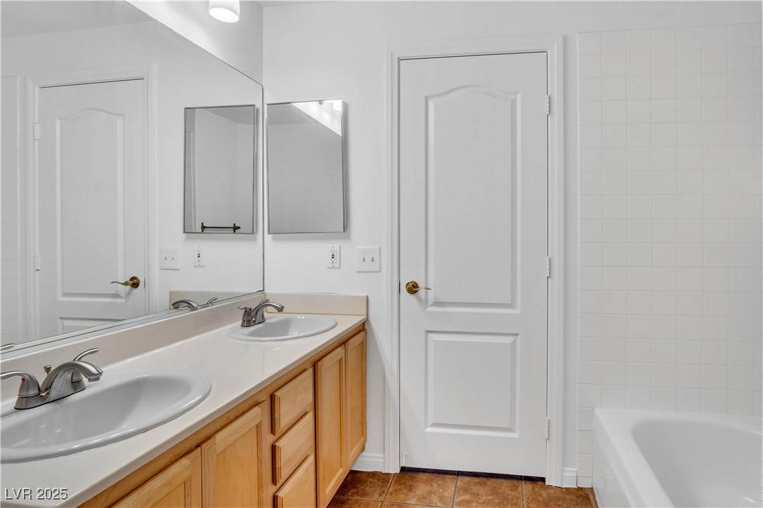 8940 Emery Lake Street Property Photo 7