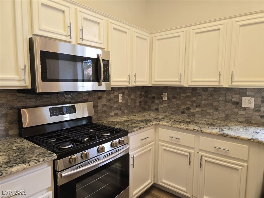 9329 Fresh Spring Drive Property Photo 13