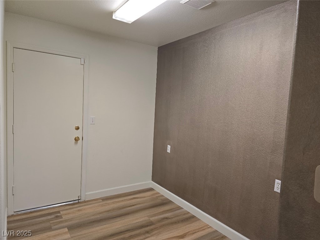 9329 Fresh Spring Drive Property Photo 27