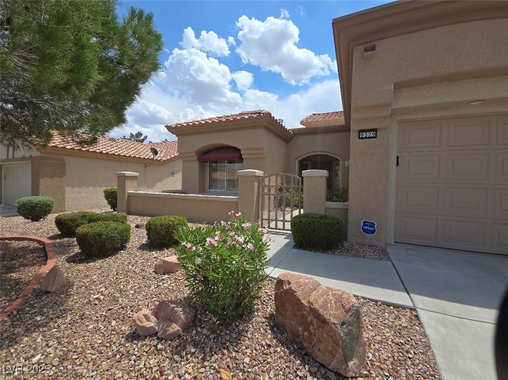 9329 Fresh Spring Drive Property Photo 44