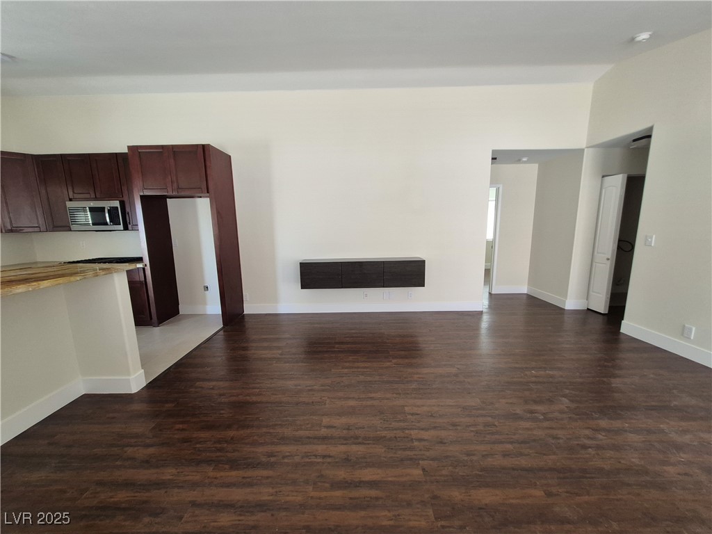 9341 Copper Villa Court Property Photo 6
