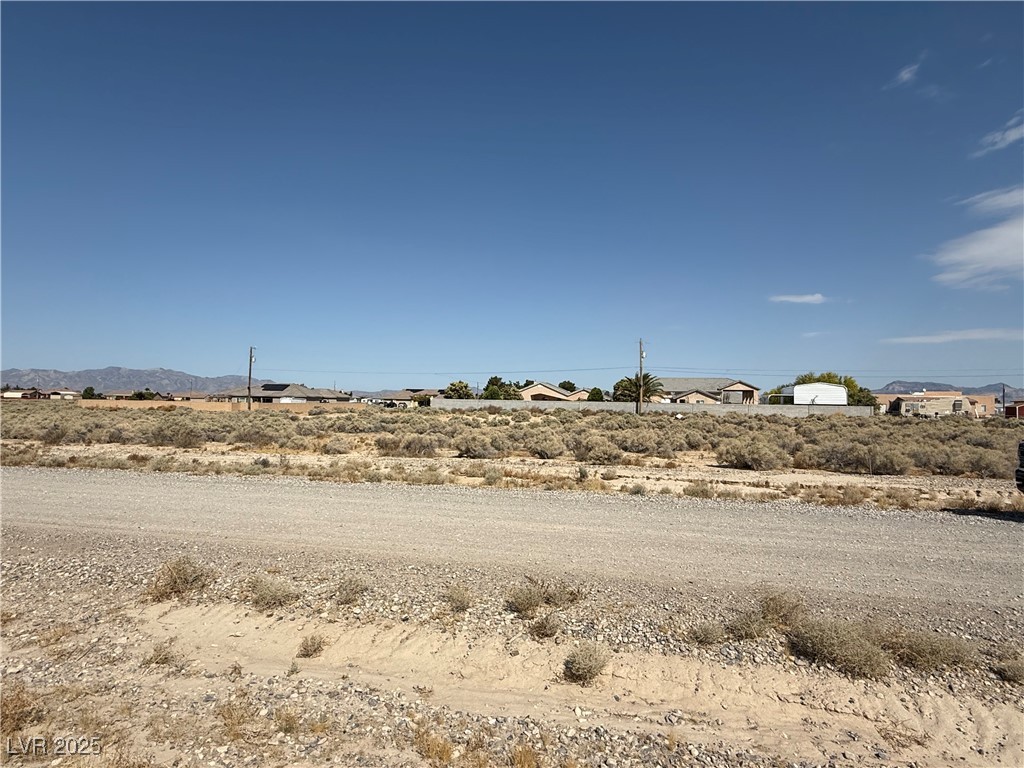 2480 Sycamore Avenue Property Photo 4