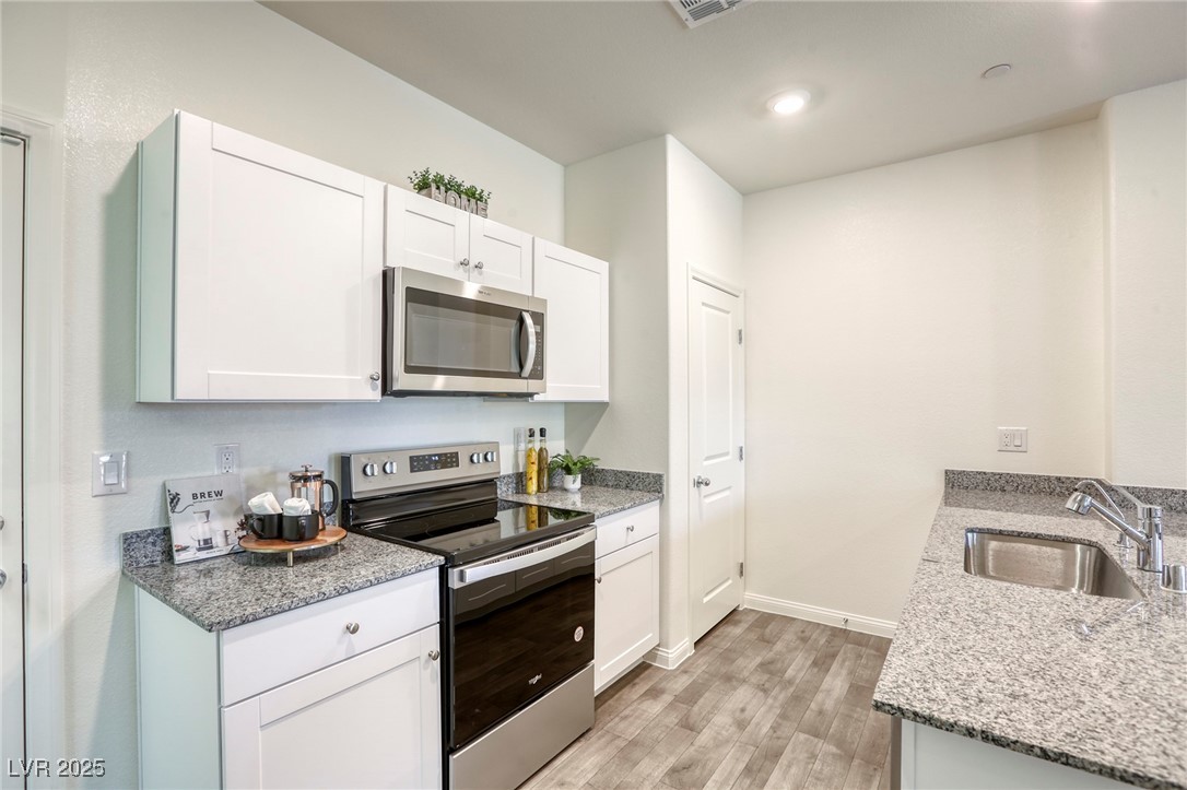 12728 Feathersong Street Property Photo 9