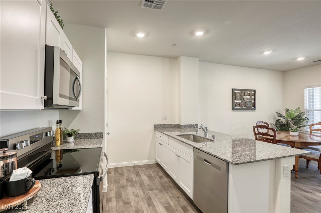 12728 Feathersong Street Property Photo 10