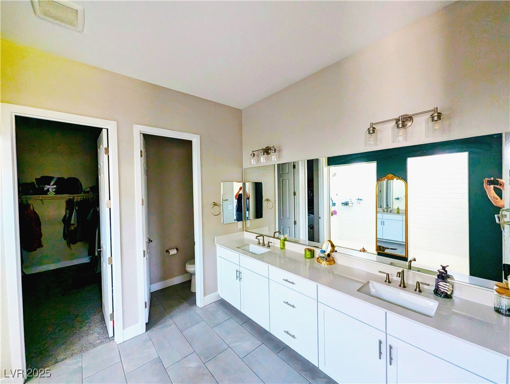 6021 Vivanco Street Property Photo 9