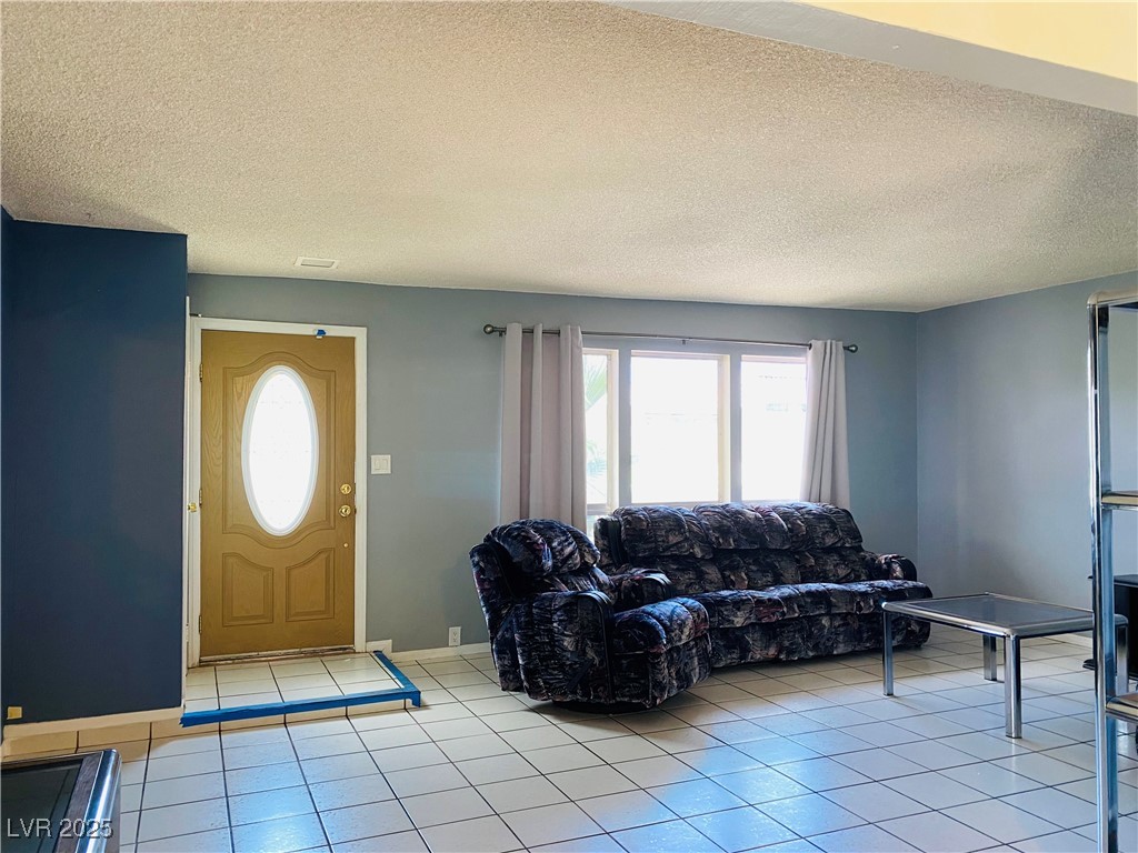 3766 Colonial Drive Property Photo 4