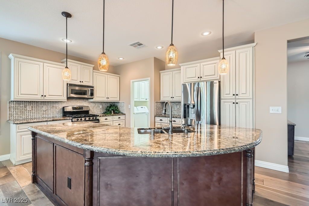 4311 Fiore Bella Boulevard Property Photo 7