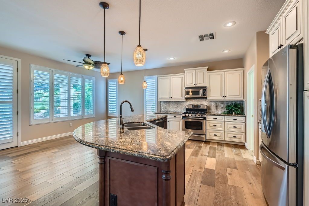 4311 Fiore Bella Boulevard Property Photo 8
