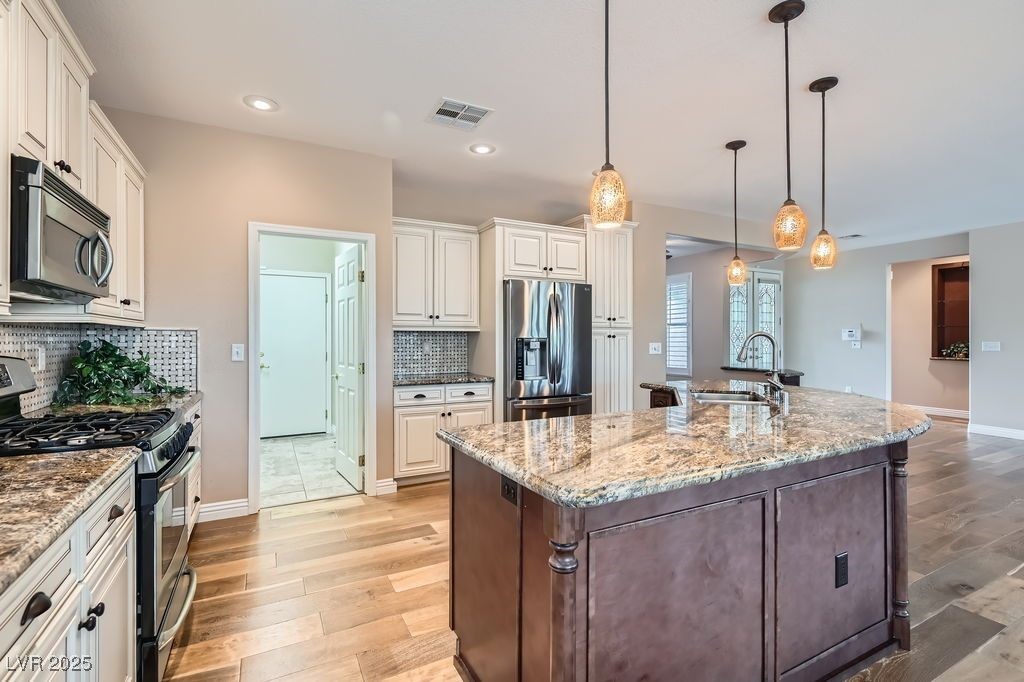 4311 Fiore Bella Boulevard Property Photo 9