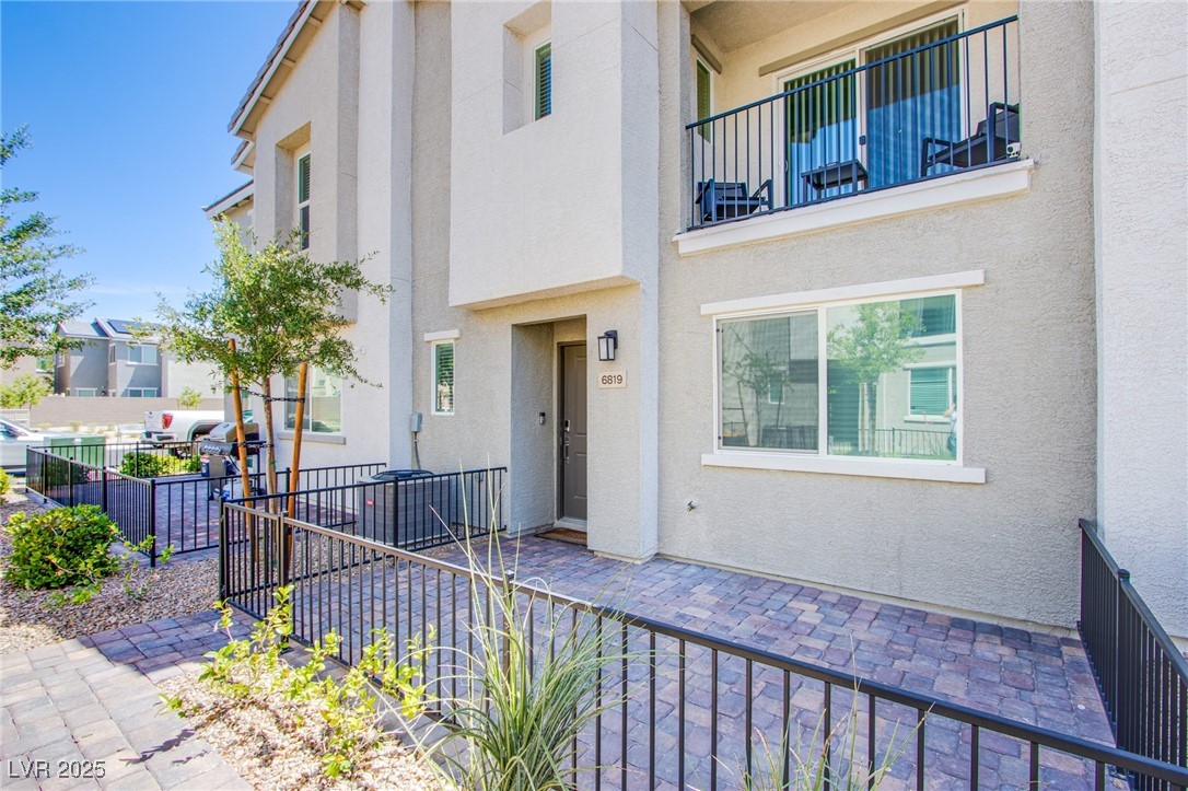 6819 Citron Mist Court Property Photo 3