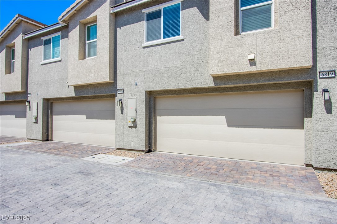 6819 Citron Mist Court Property Photo 26